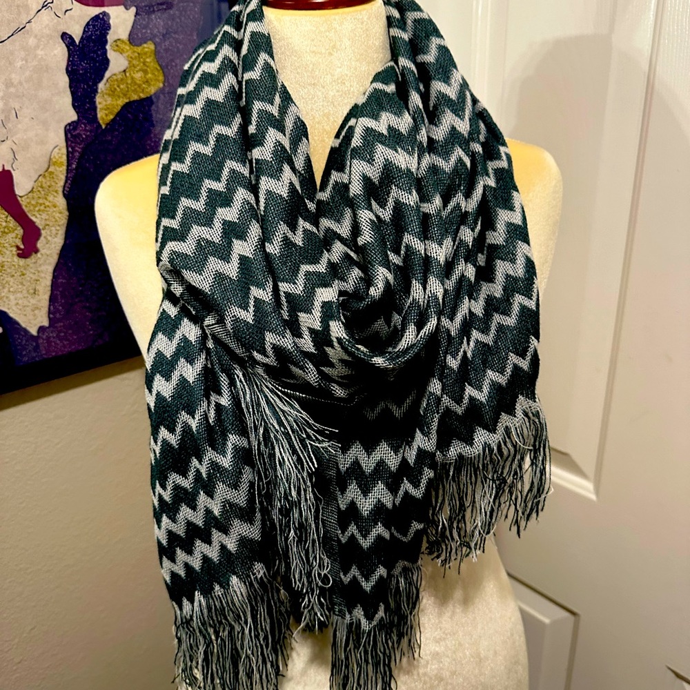 e.c.c. Chevron Print Scarf Wrap Shawl NWOT